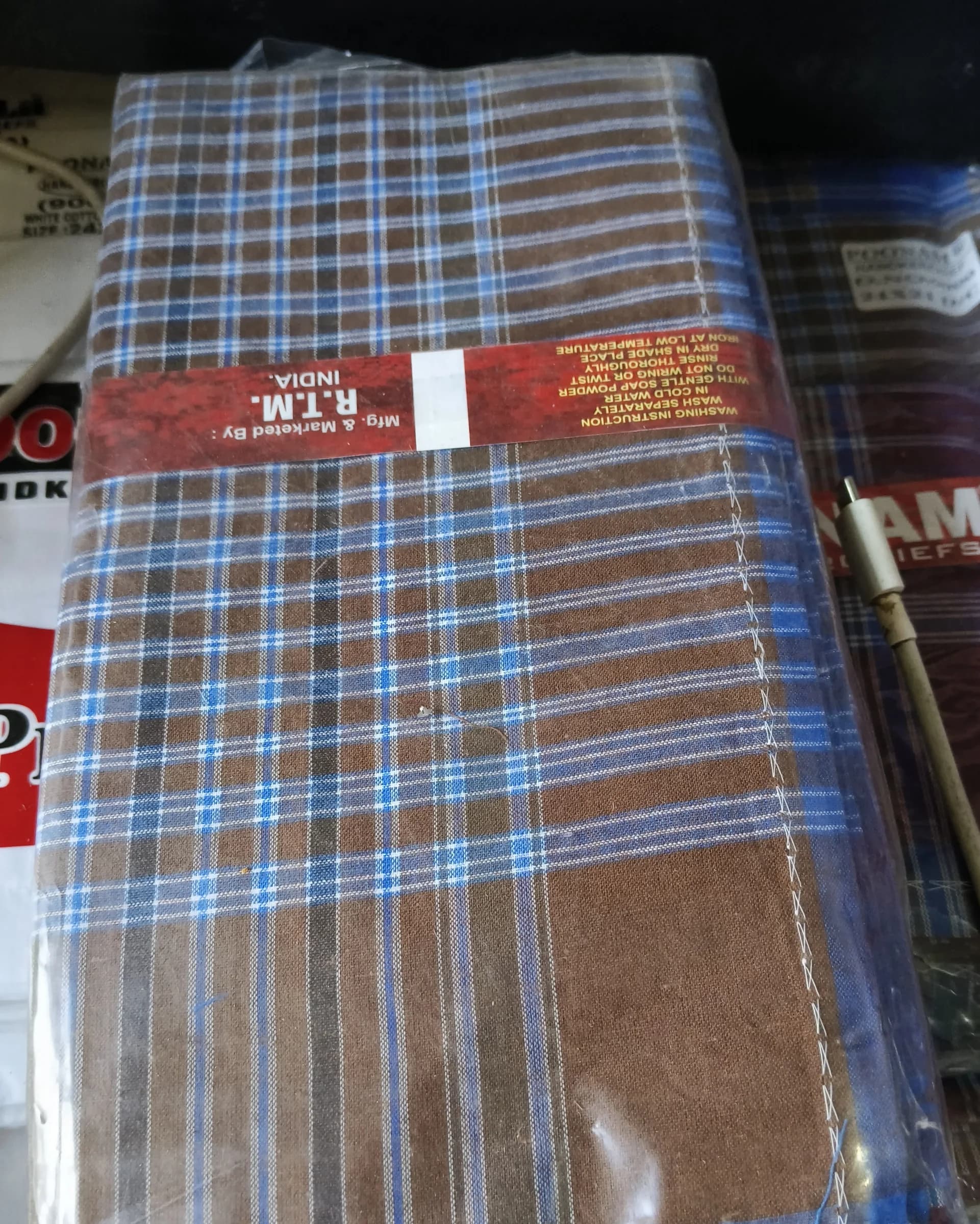 Checked Handkerchief, Tapkiri